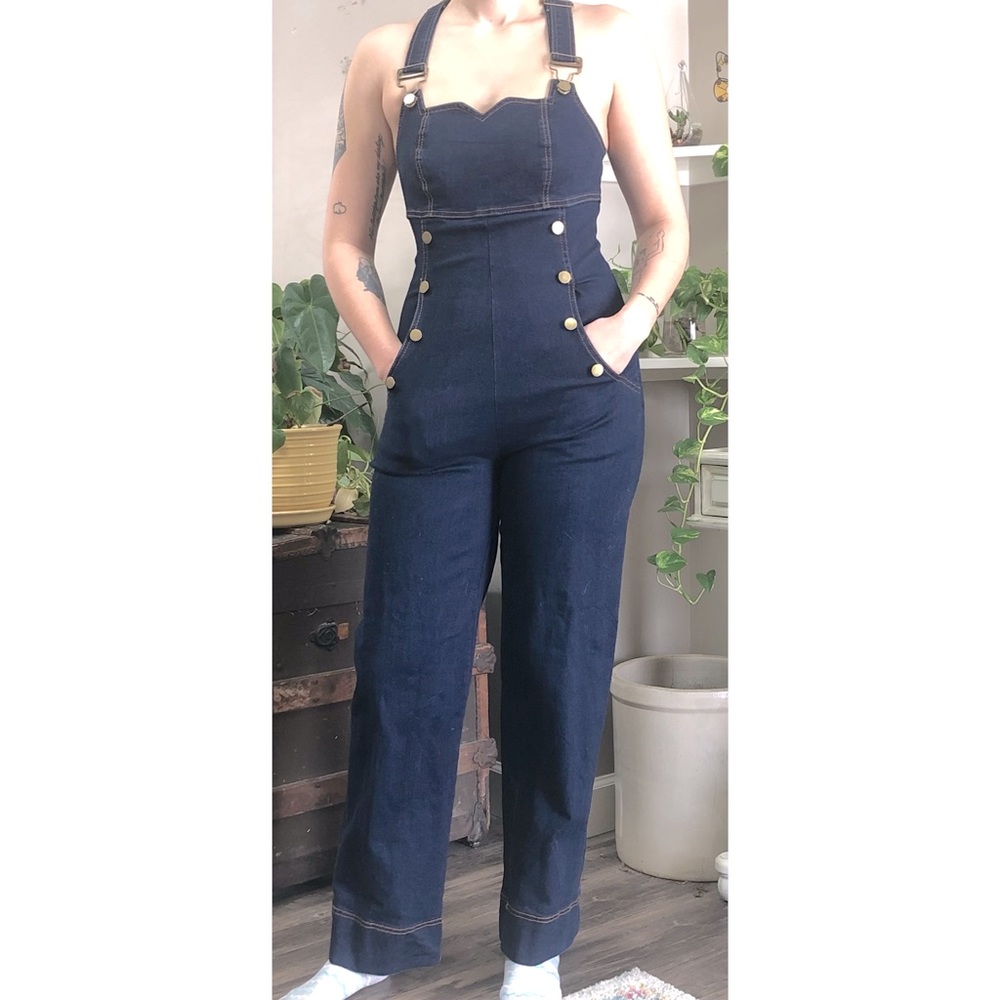 Fitted zip-up overalls